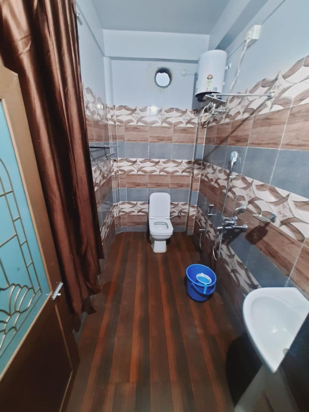 Hotel Knight Inn Airport Гувахати Экстерьер фото