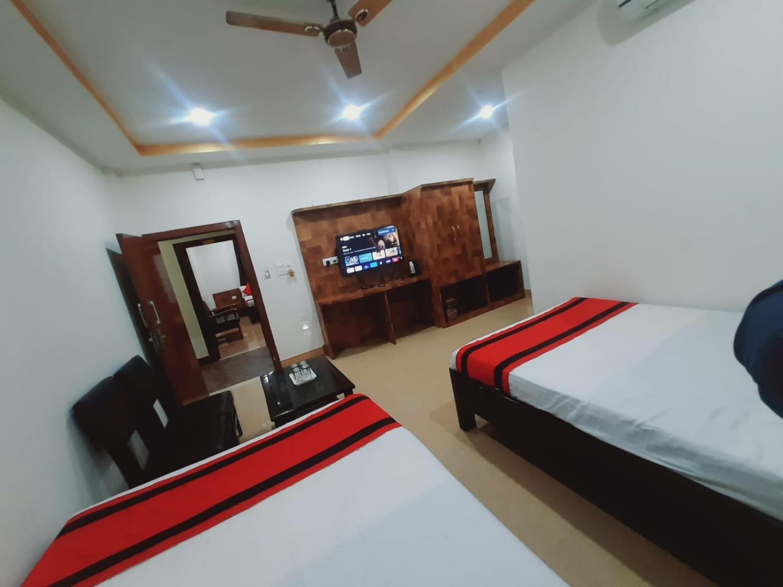 Hotel Knight Inn Airport Гувахати Экстерьер фото