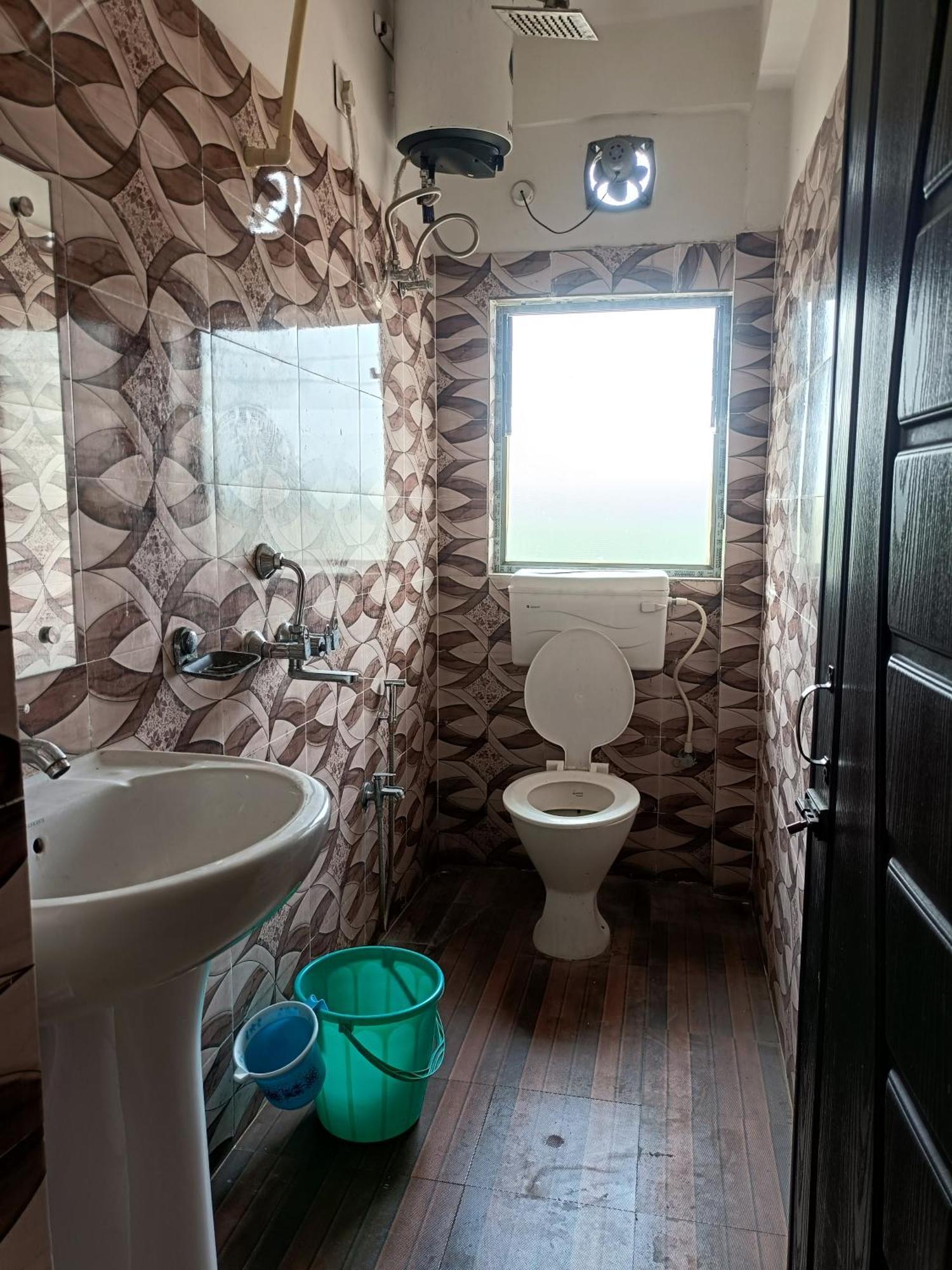 Hotel Knight Inn Airport Гувахати Экстерьер фото